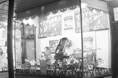 JC Penny Grand Opening in the old Maury Dry Goods building 1934